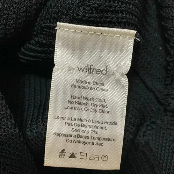 Aritzia - Black Palmier Tunic Sweater - Picture 9 of 9